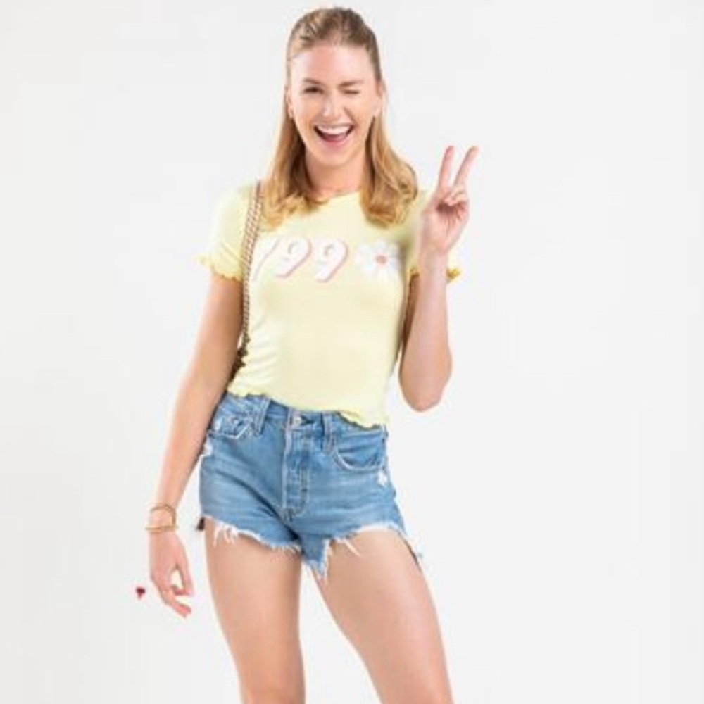 Women’s 1990's Daisy Tee